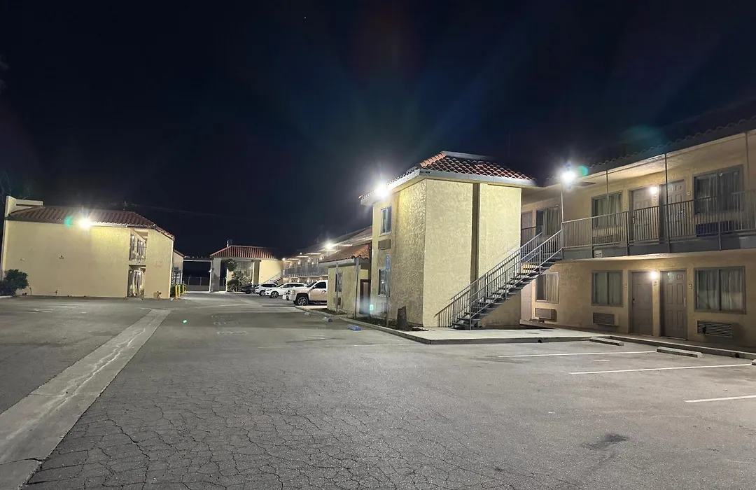 Baymont By Wyndham Bakersfield-1