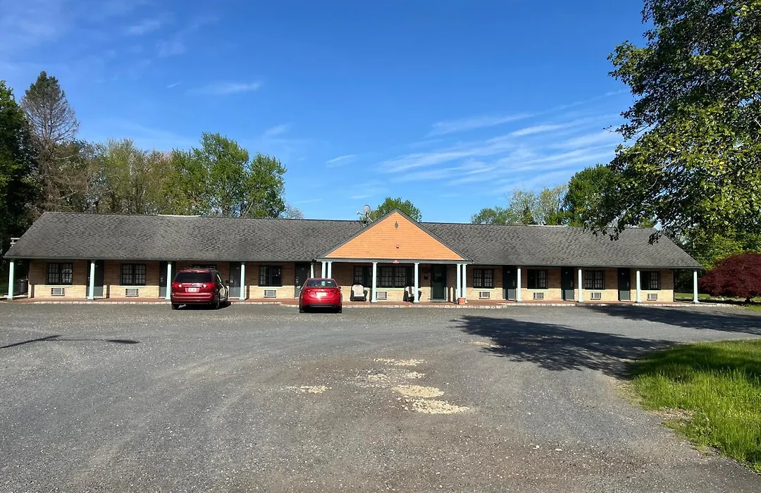 Holly Motel Southampton-1