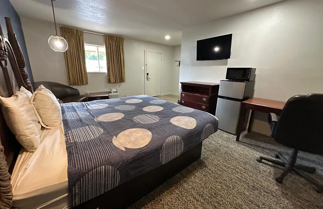 Summit Inn - Dayton-1