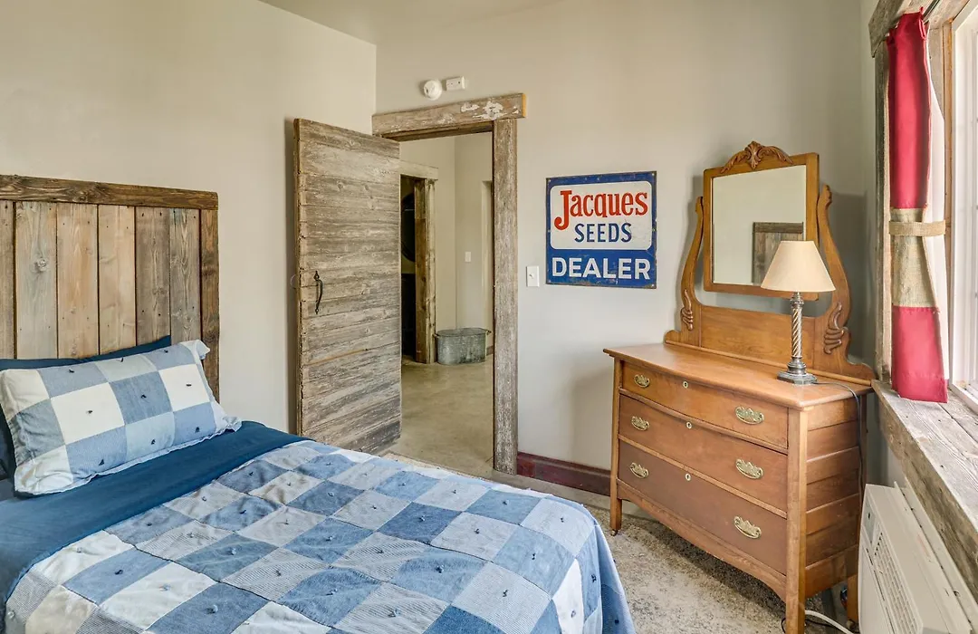 Unique, Renovated Barn Vacation Rental In Donnelly-1