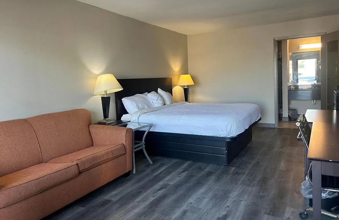 Days Inn By Wyndham Natchitoches-1