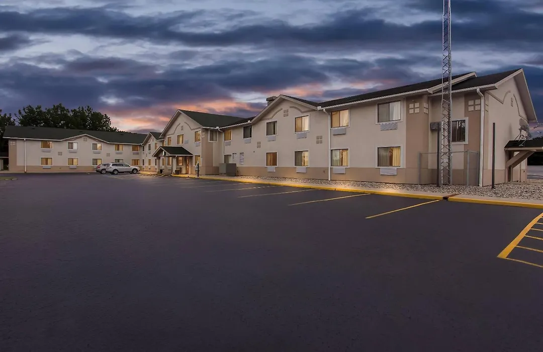 Quality Inn & Suites Howe - Sturgis-1
