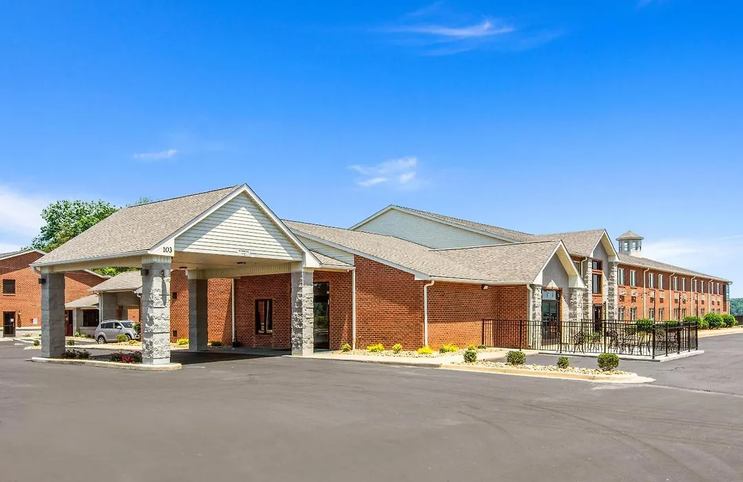 Clarion Pointe On The Lake Clarksville-South Hill West-1