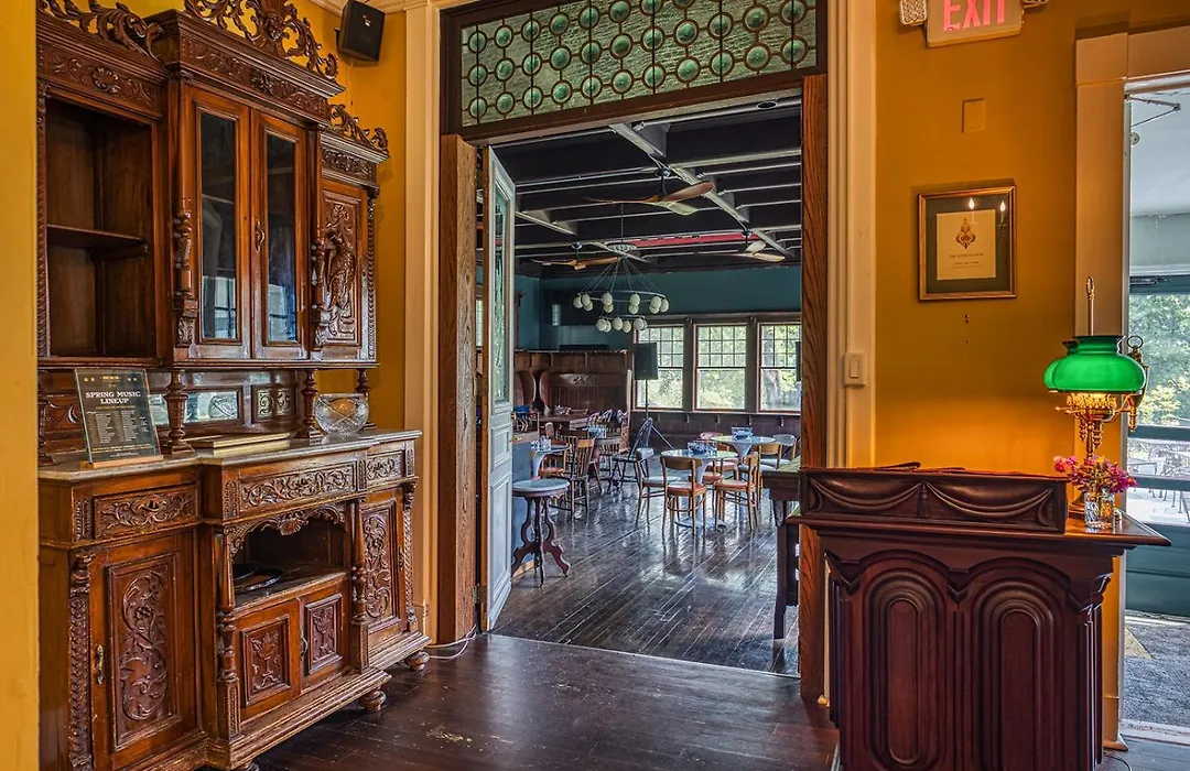 Apple Tree Inn-1
