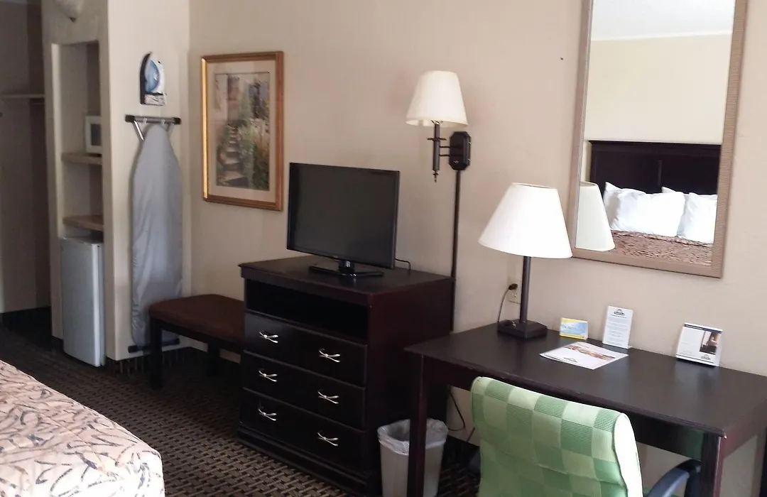 Days Inn By Wyndham Norman-1