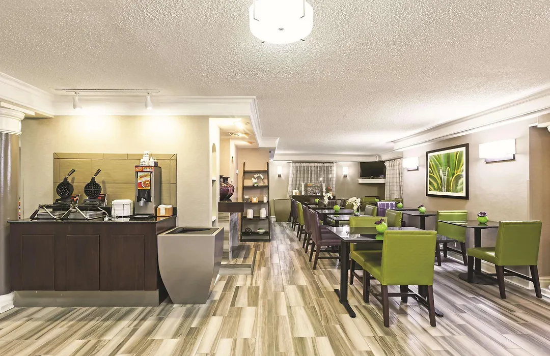 La Quinta Inn By Wyndham Midland-1