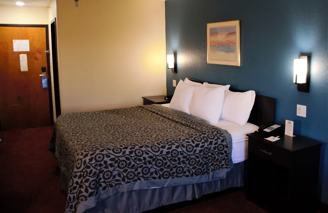 Days Inn By Wyndham Glasgow-1