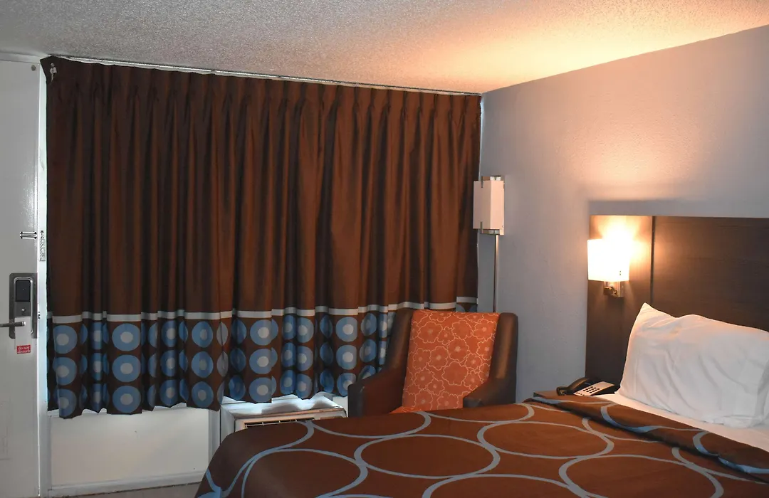 Super 8 By Wyndham Riverside Al-1