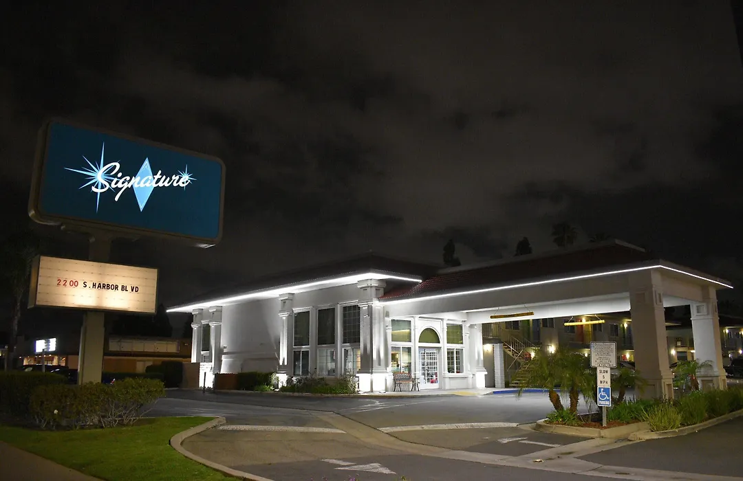 Signature Anaheim Maingate-1