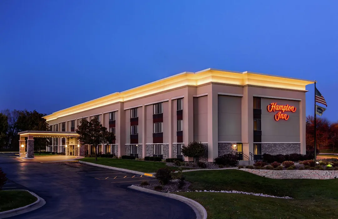 Hampton Inn Milwaukee Airport-1