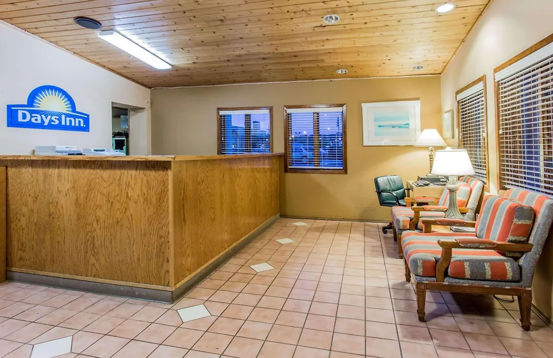 Days Inn By Wyndham West Allis/Milwaukee-1