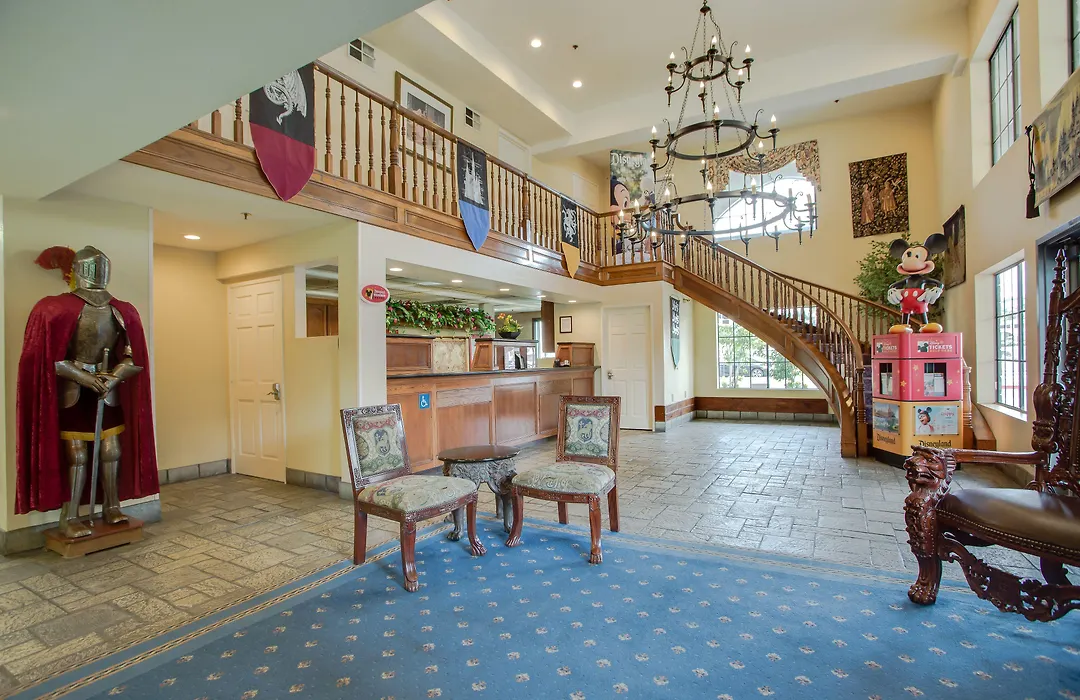 Castle Inn And Suites Anaheim-1