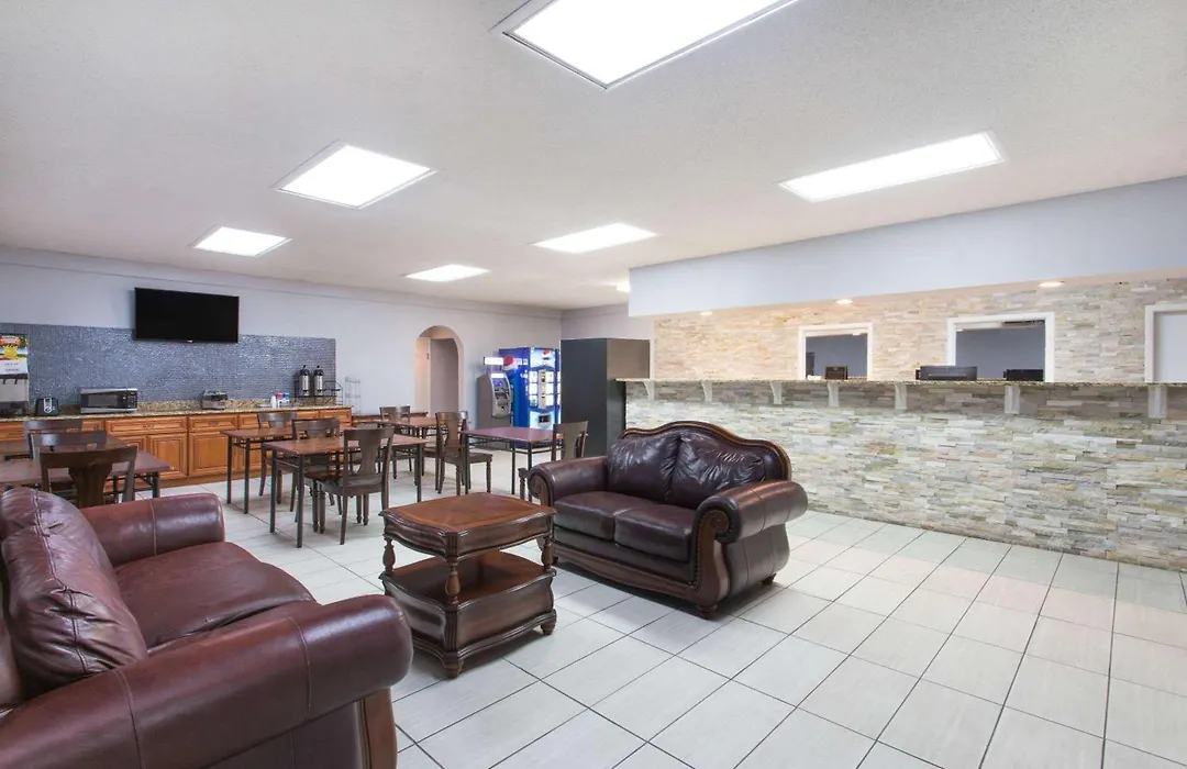 Knights Inn - Plant City-1