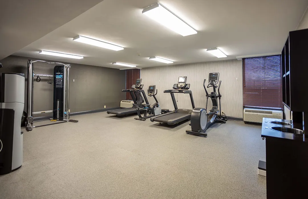 Holiday Inn Express - Newark Airport - Elizabeth By Ihg-1