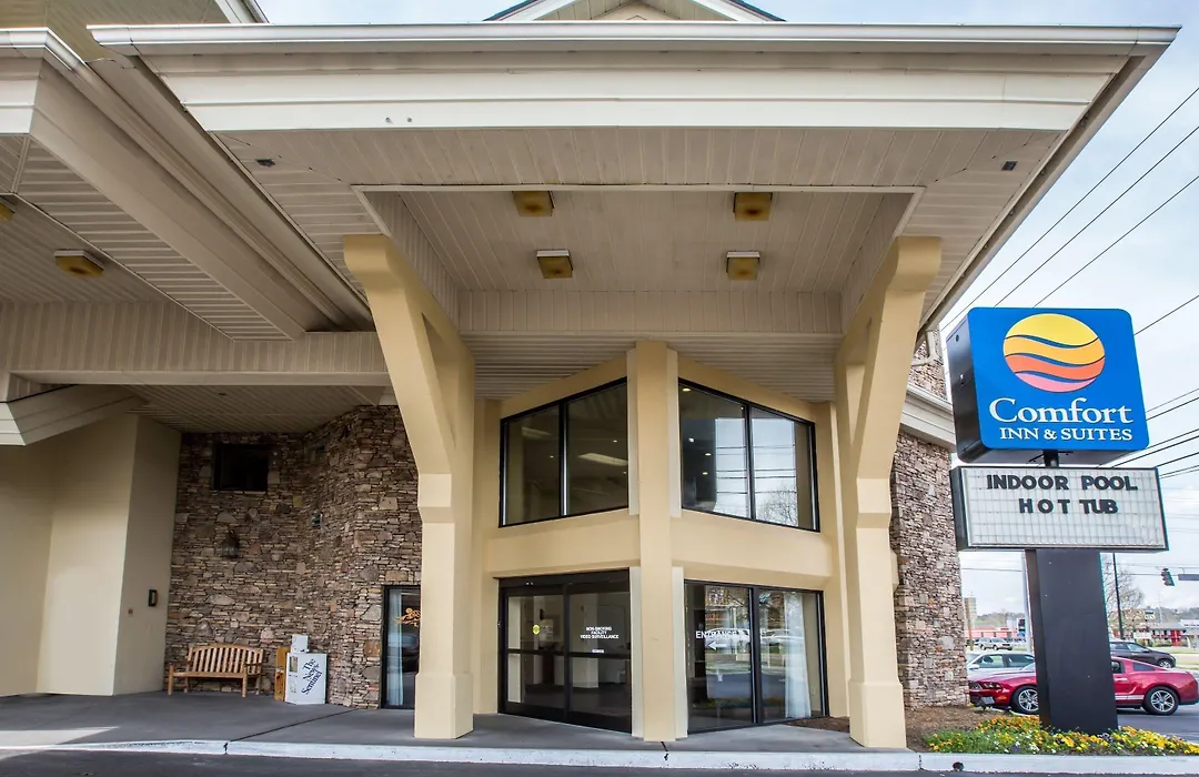 Comfort Inn & Suites At Dollywood Lane-1