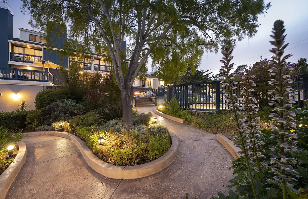 Mariposa Inn And Suites-1