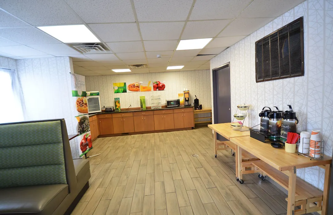 Quality Inn Alexis Rd-1