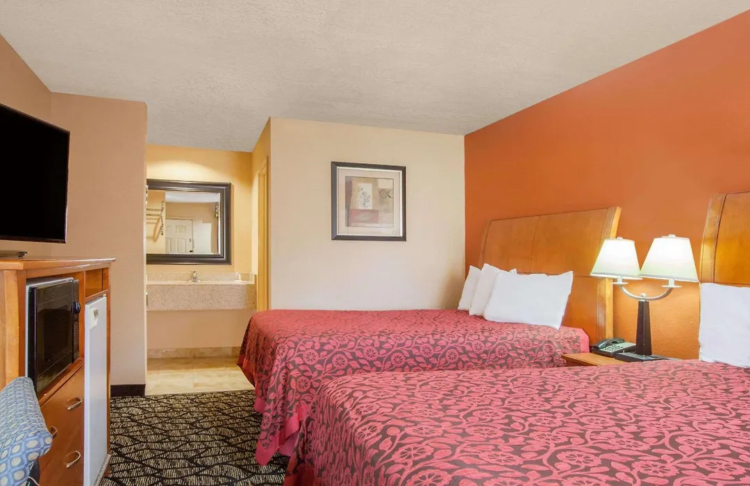 Days Inn By Wyndham Centerville-1