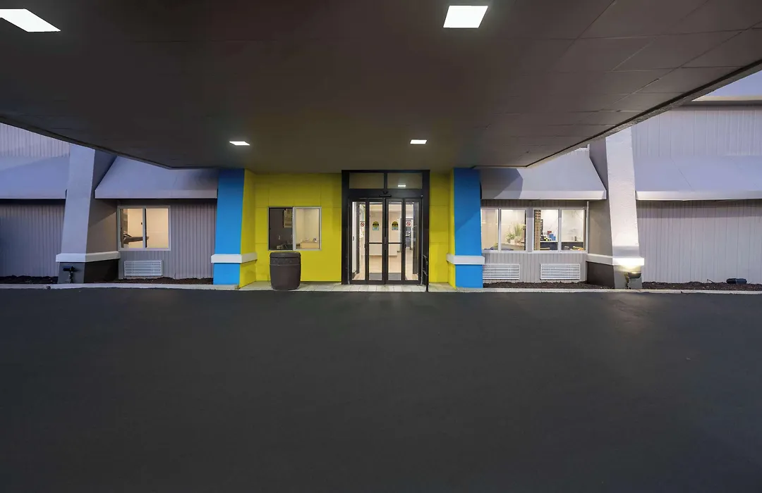 Days Inn By Wyndham Pleasant Prairie Kenosha-1