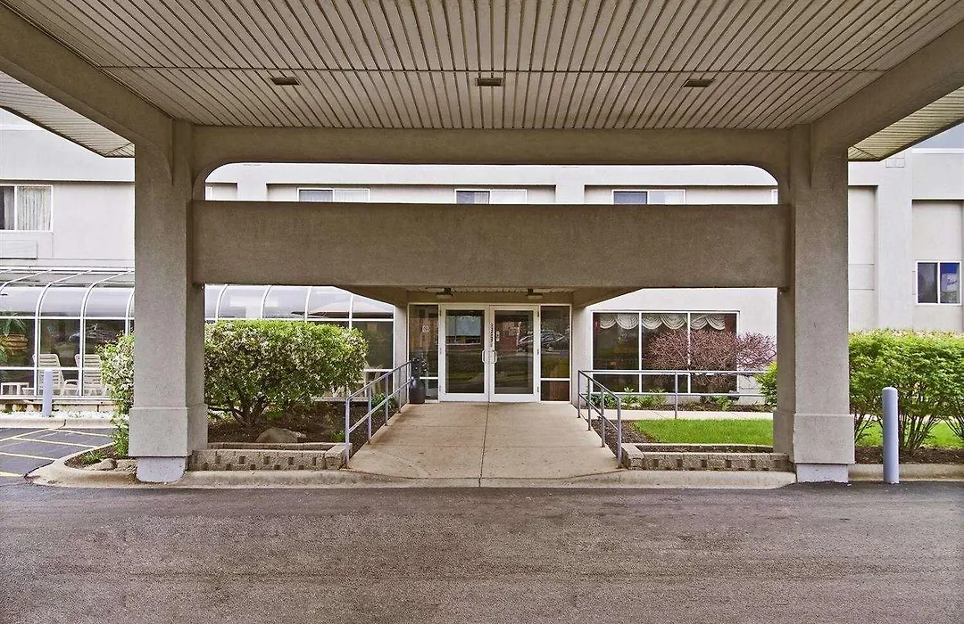 Americas Best Value Inn Waukegan-1