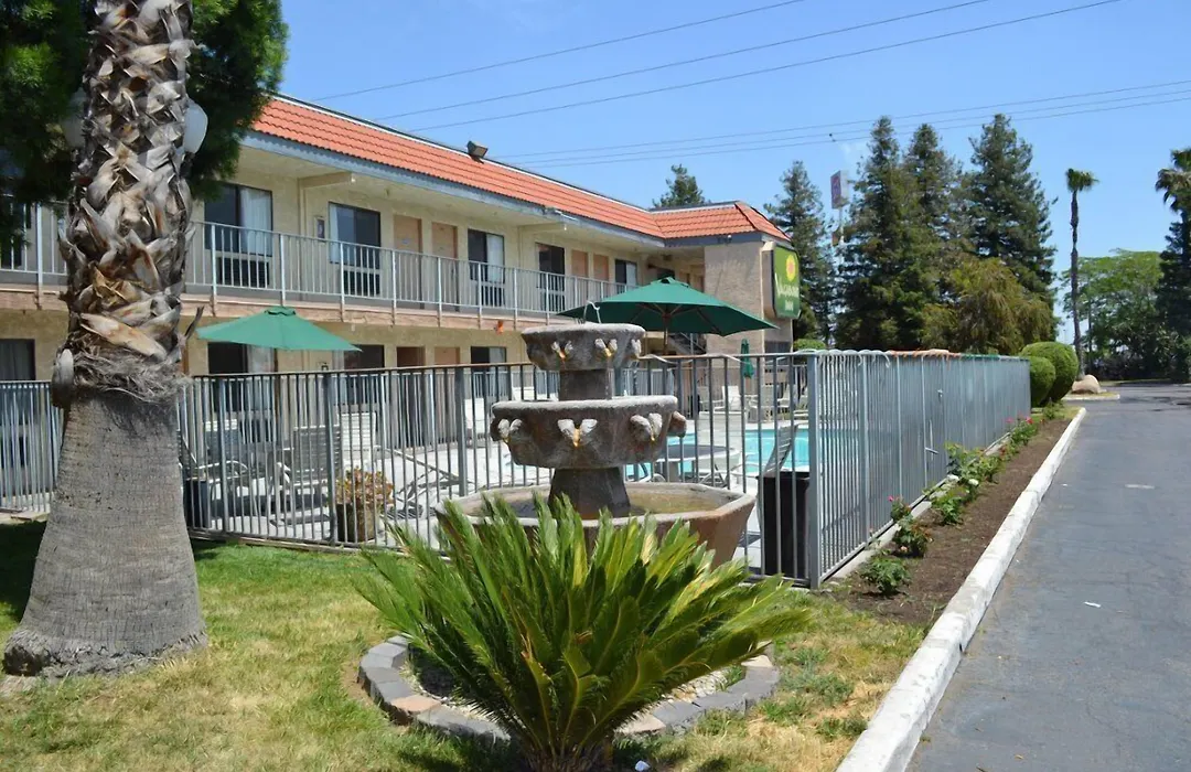 Fresno Inn-1