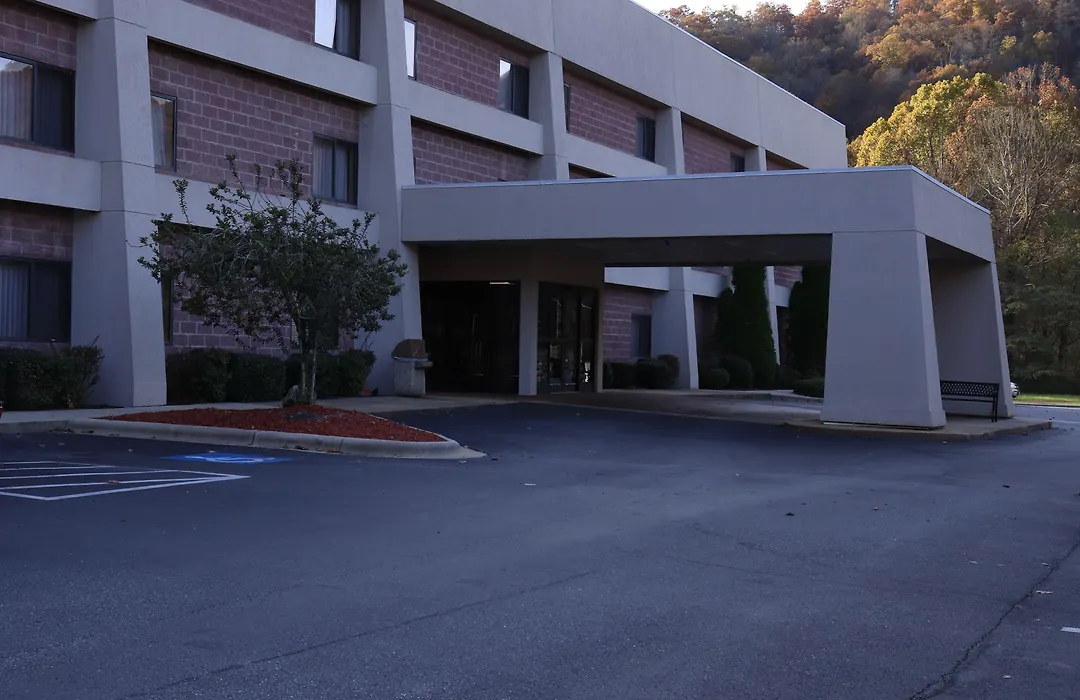 Cherokee Lodge-1