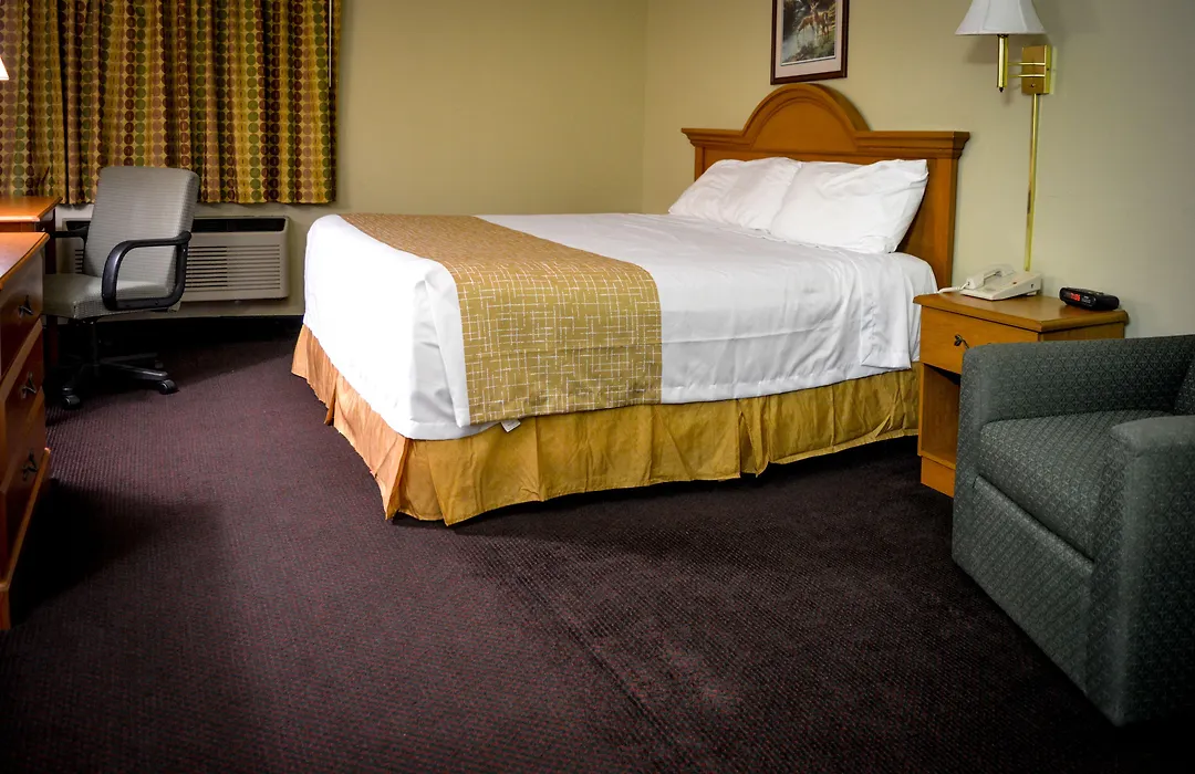 Travelodge By Wyndham St. Louis-1