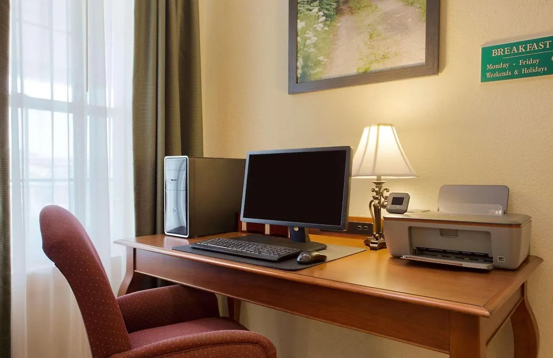 Country Inn & Suites By Radisson, Nevada, Mo-1