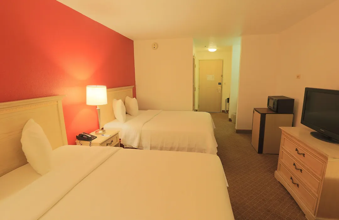 Days Inn By Wyndham Calumet Park-1