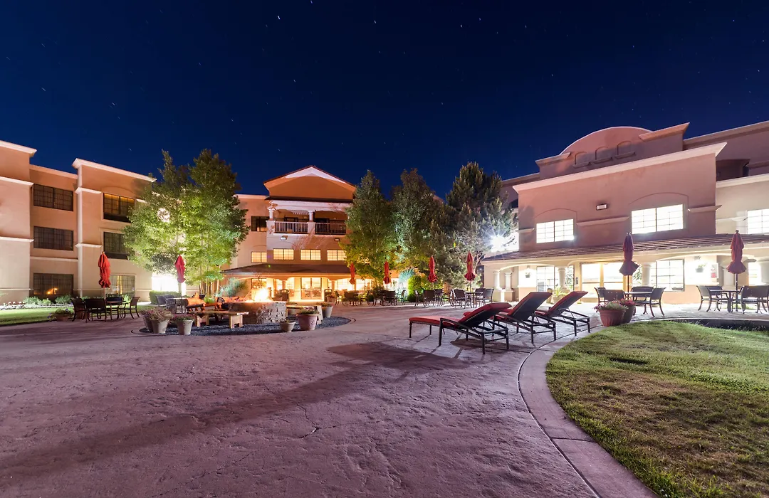 Mcm Elegante Lodge & Resorts-1