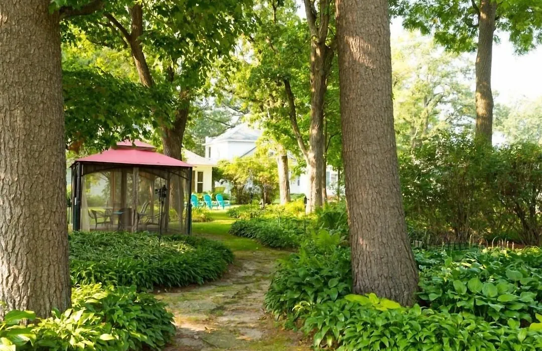 Oak Park Inn-1