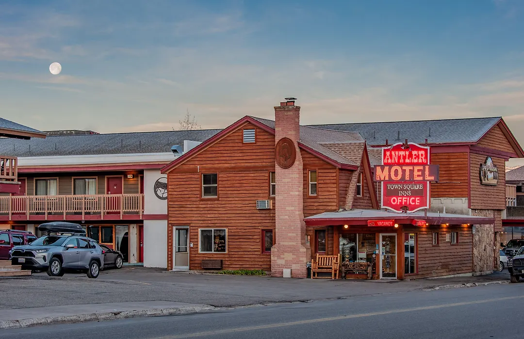 Antler Inn-1