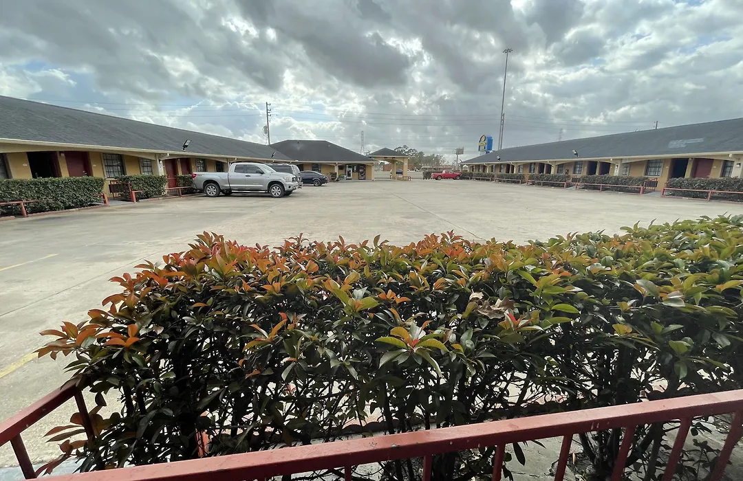 Regency Inn - Channelview-1