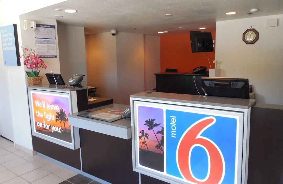 Motel 6-Temecula, Ca - Historic Old Town-1