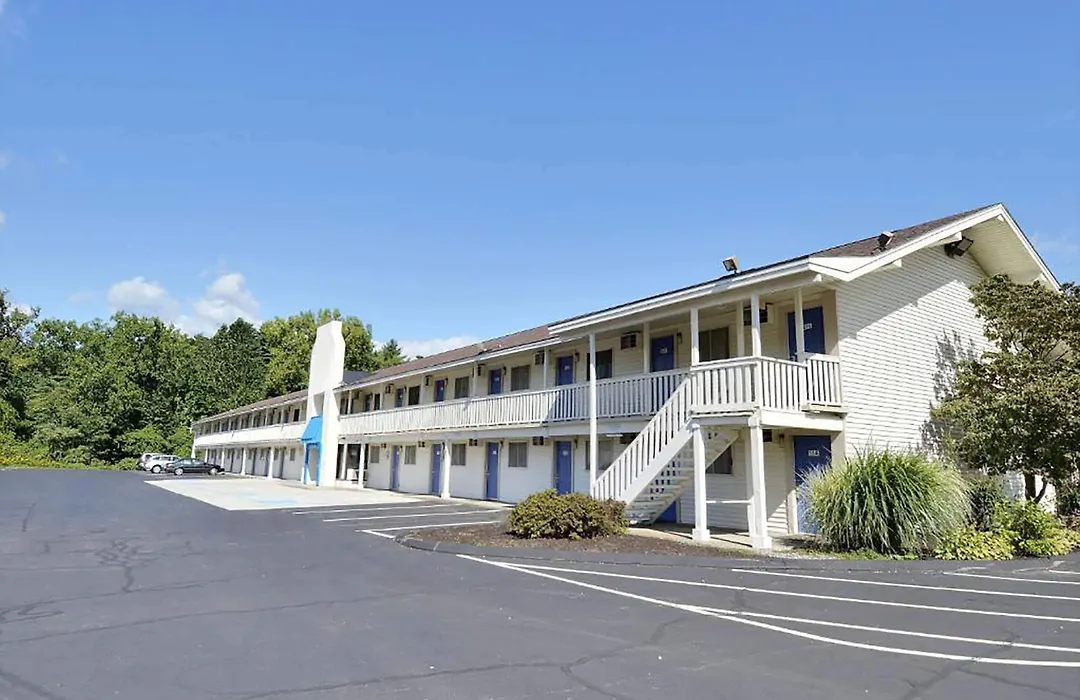 Travelodge By Wyndham Brattleboro Vt-1