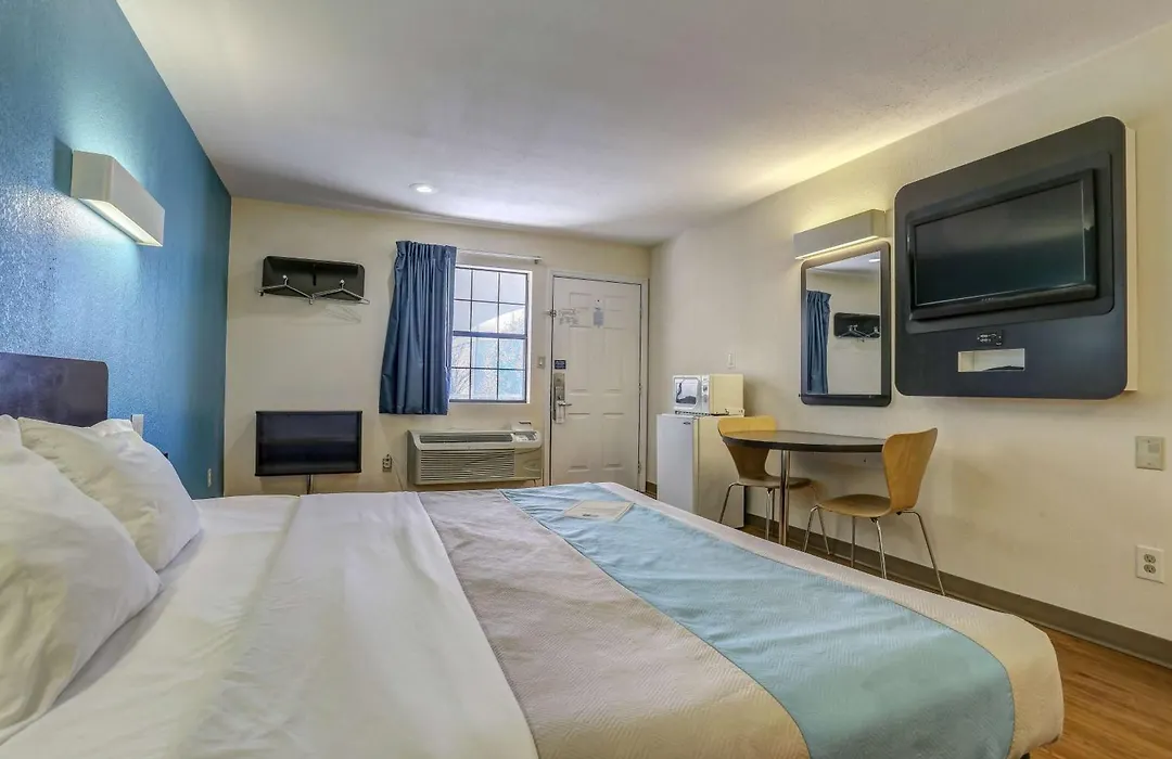 Motel 6-Dickson, Tn-1