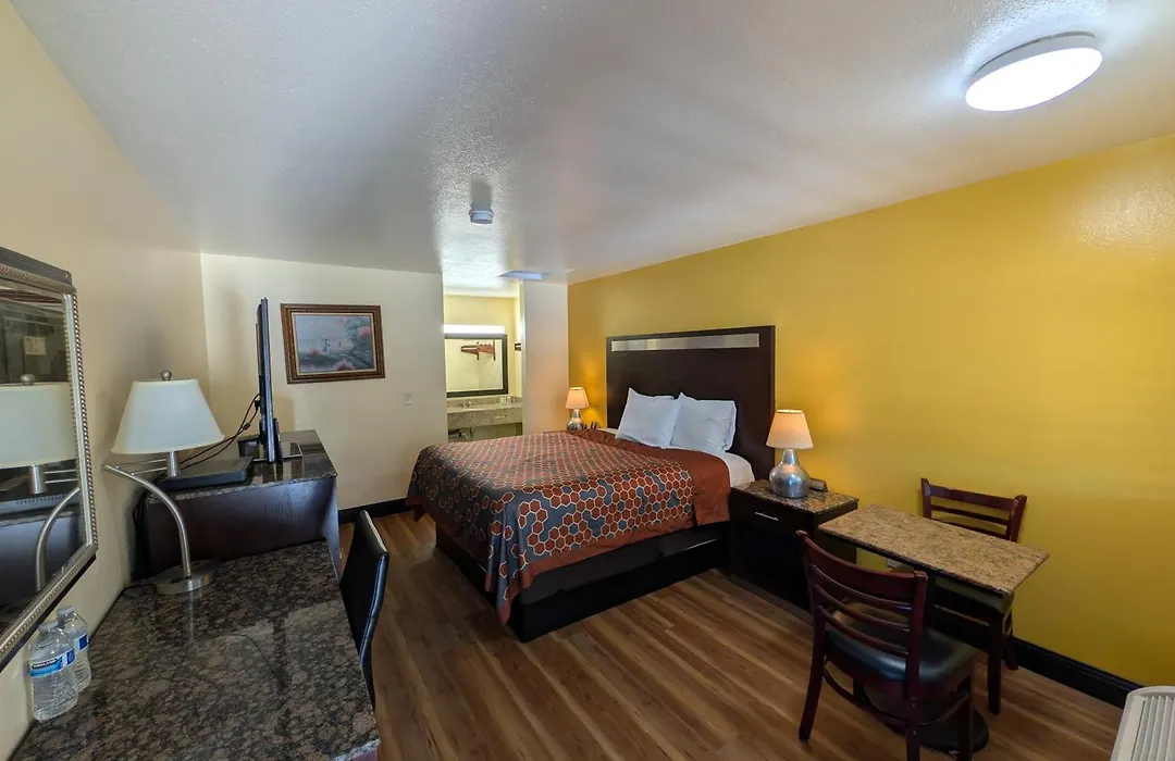 Crossroads Inn - Downtown Sacramento-1