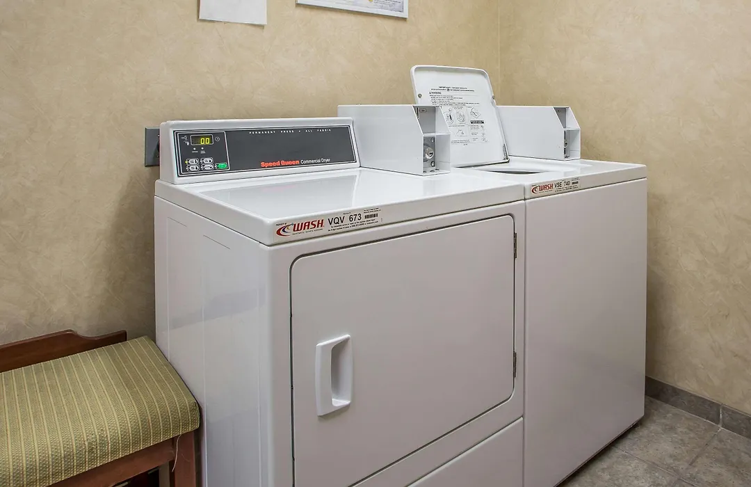 Comfort Suites Delavan - Lake Geneva Area-1