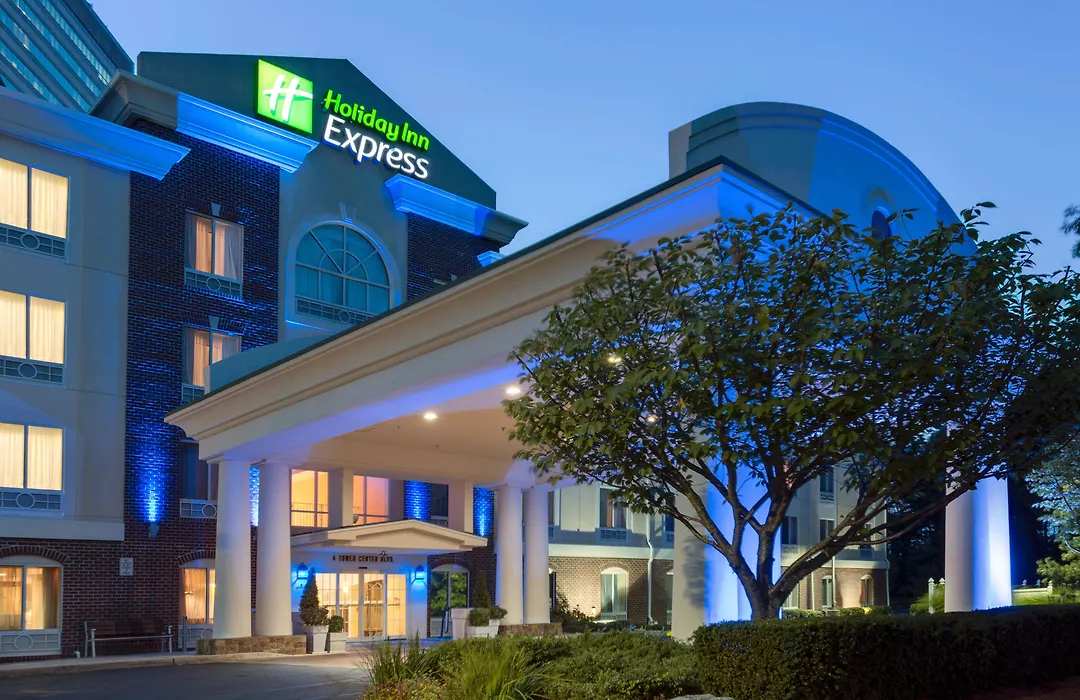 Holiday Inn Express Tower Center New Brunswick By Ihg-1
