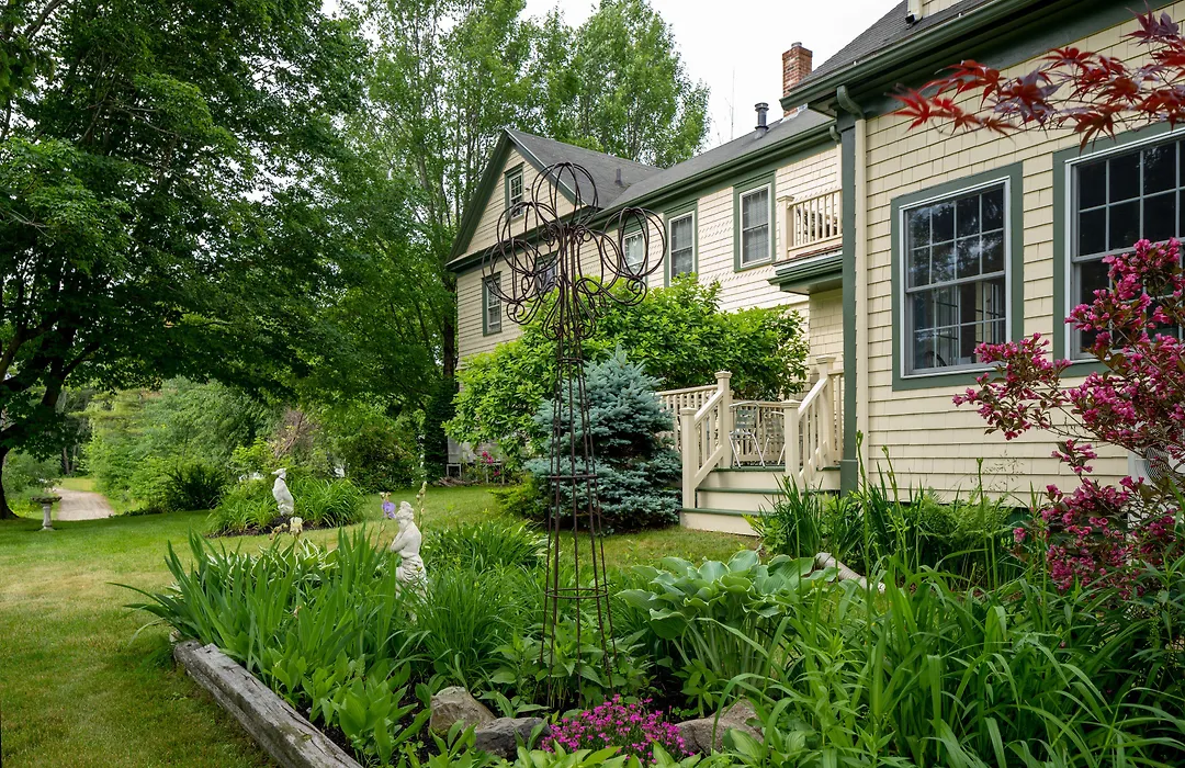 1802 House Bed & Breakfast-1