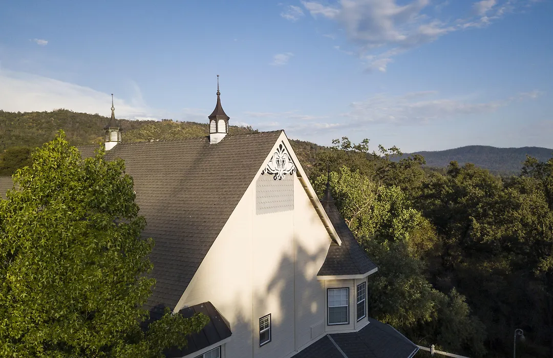 Hounds Tooth Inn-1