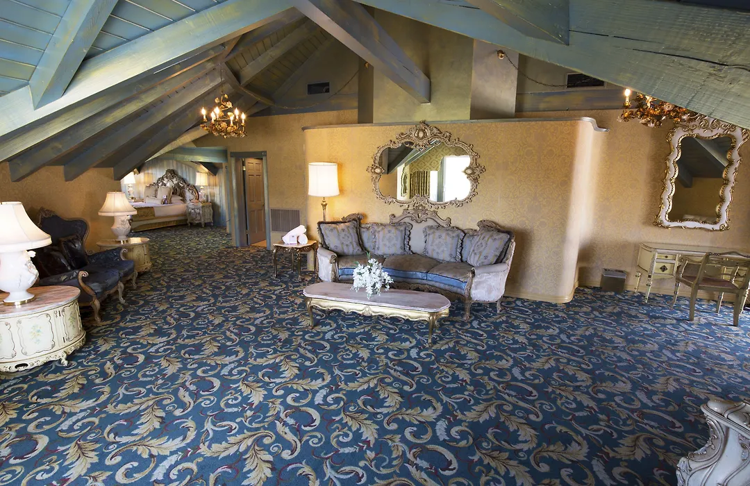 Madonna Inn-1