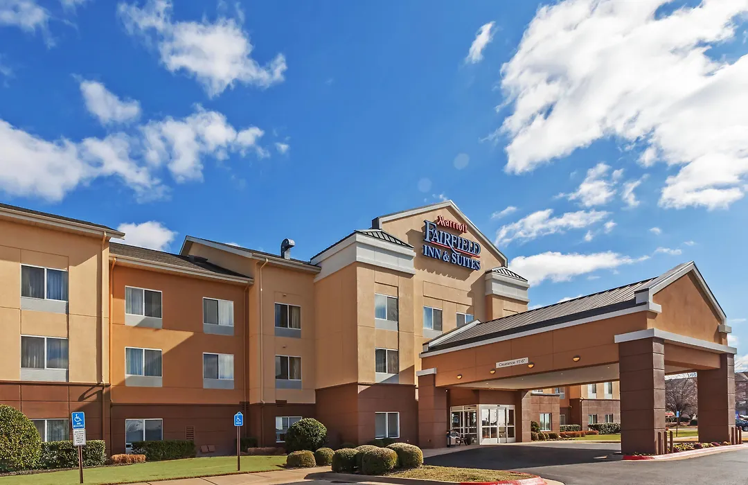 Fairfield Inn & Suites By Marriott Rogers-1