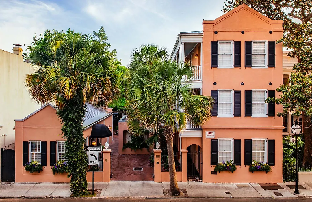 The Elliott House Inn-1