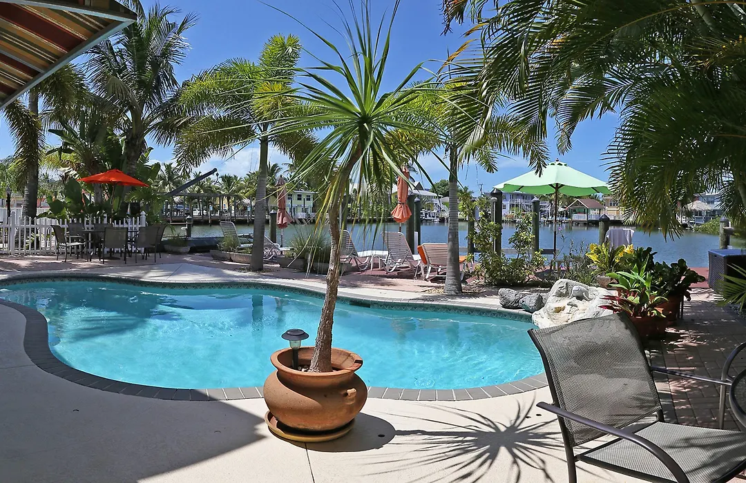 Manatee Bay Inn-1