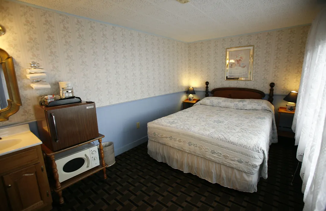 Bennington Motor Inn-1