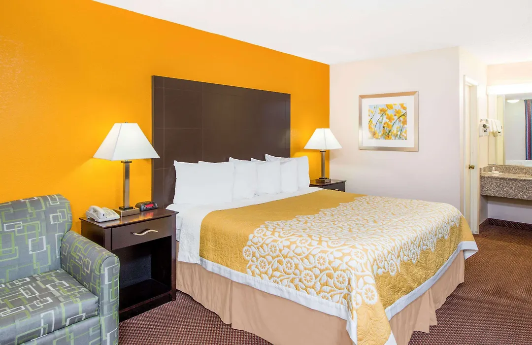 Days Inn By Wyndham Calvert City - Paducah East-1