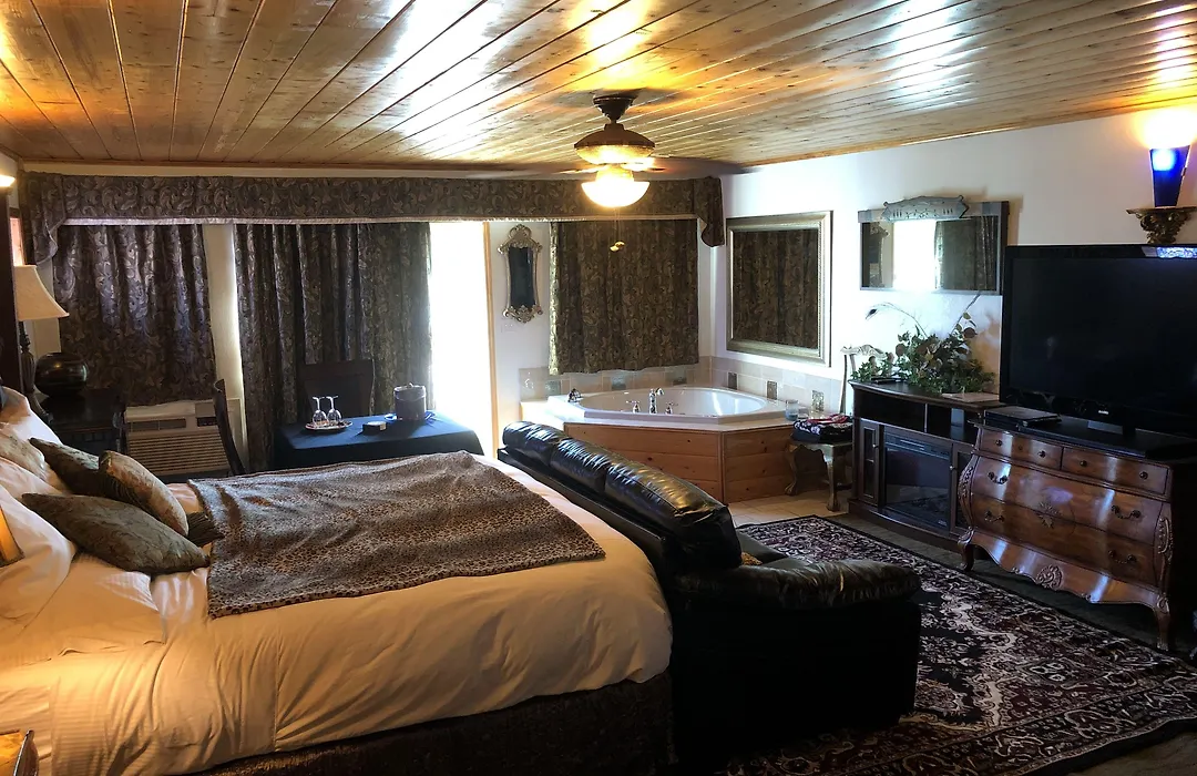 Echo Canyon Spa Resort (Adults Only)-1