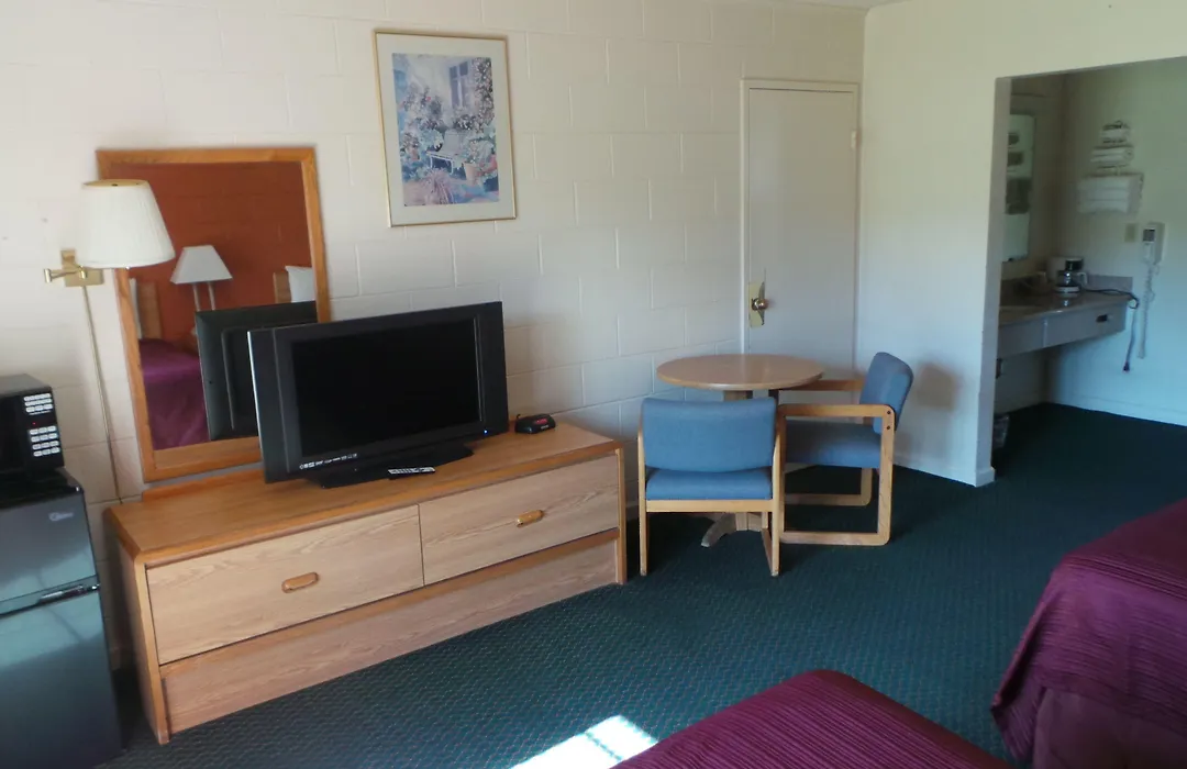 Relax Inn Yreka-1