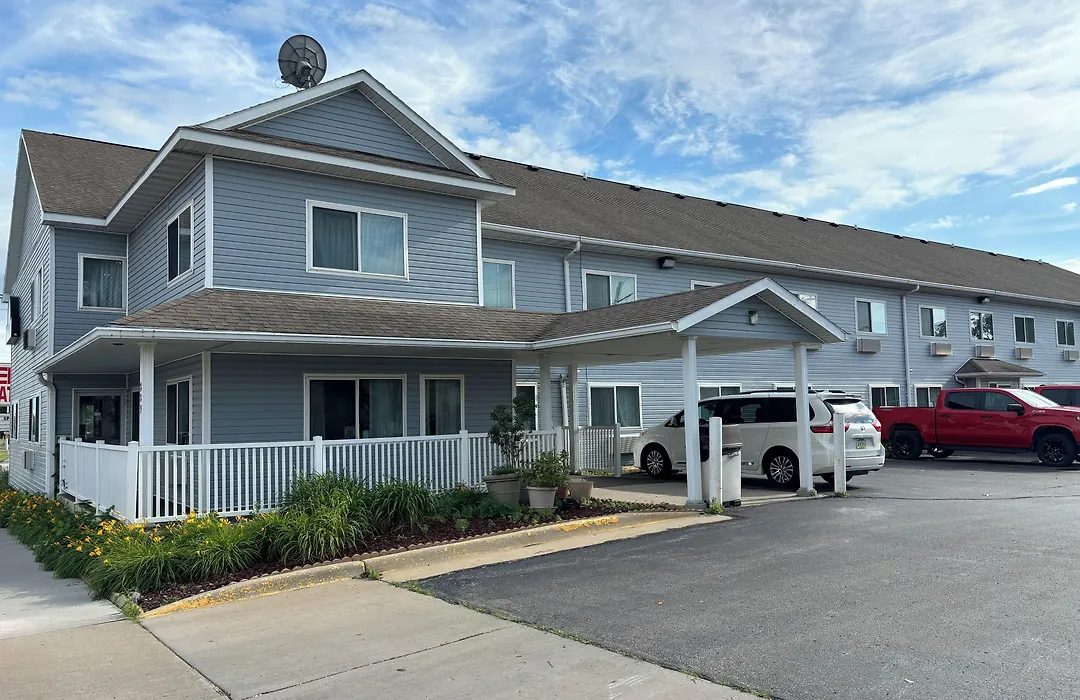 Days Inn By Wyndham Ames-1